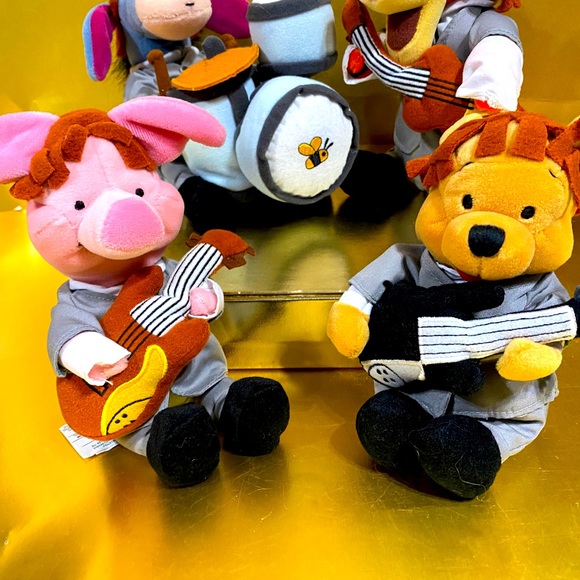 DISNEY STORE EXCLUSIVE NWT VTG WINNIE THE POOH 1984 ROCK BAND BEAN BAG PLUSH (4) - Picture 5 of 13